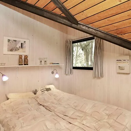 Two-bedroom Holiday In 2 * Ansager